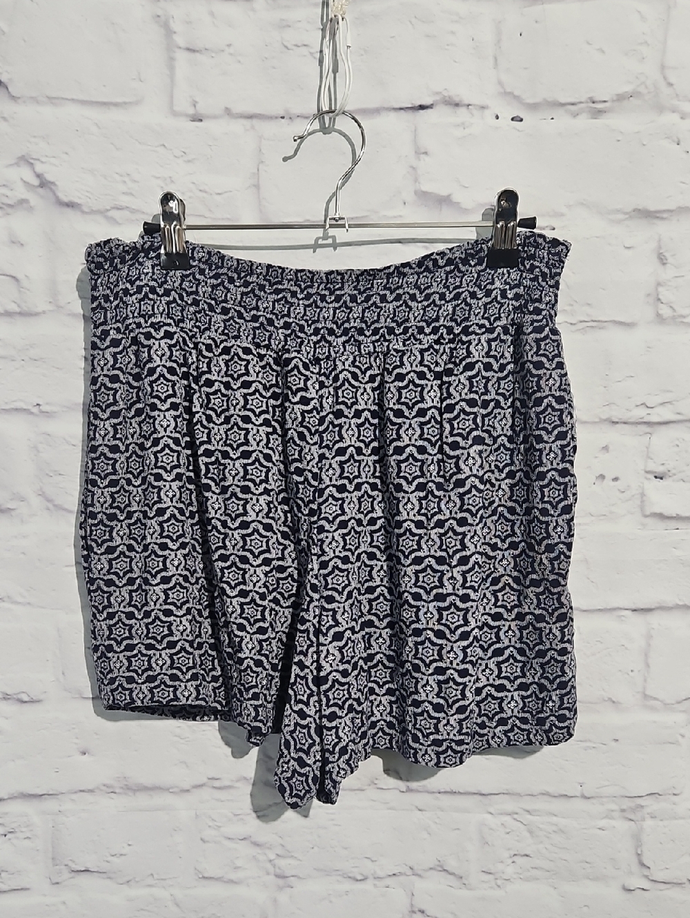 Knox Rose Navy and White Geometric High Waist Women's Shorts